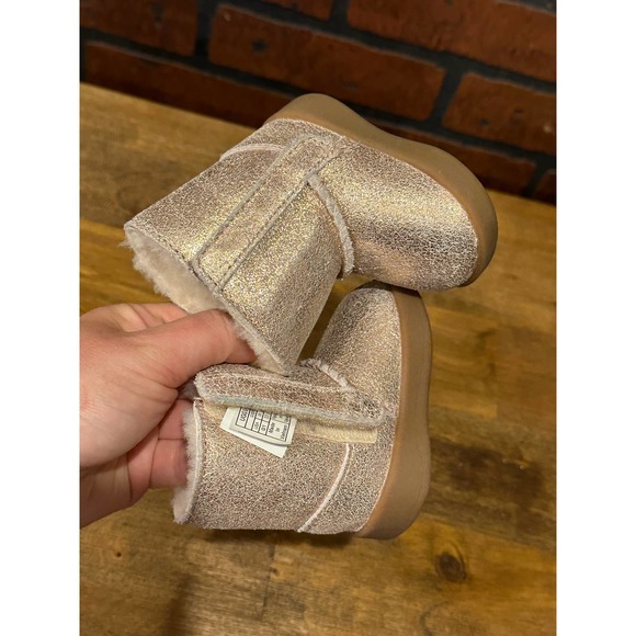 Ugg Keelan Rose Gold Metallic Baby Ugg Boots Size 0/1 - Picture 6 of 8
